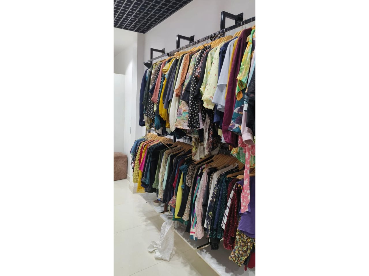 761002268_Garment Display Stand.jpg